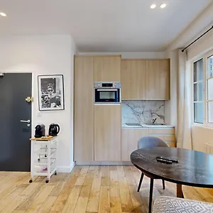 151 Jean Yves - Superbe A Appartement Paris